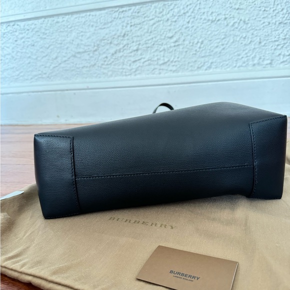 New Burberry Haymarket check black Leather tote bag - Picture 4 of 11